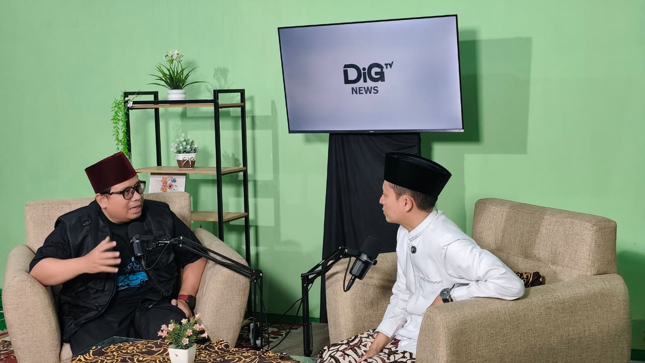 Gus Romzi dan Phutut EA