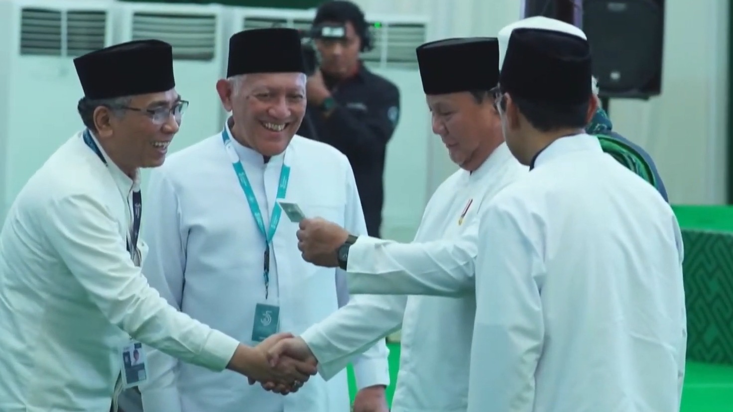 penyerahan kartanu milik Prabowo