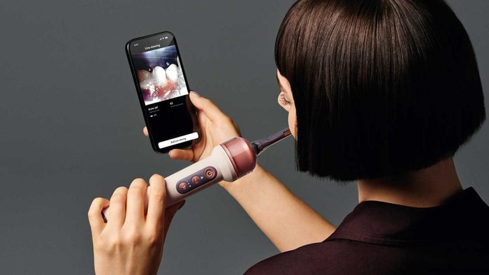 Ketika Sikat Gigi Punya "Mata": Dyson Rambah Wellness Tech Lewat CameraJet Berkamera dan AI