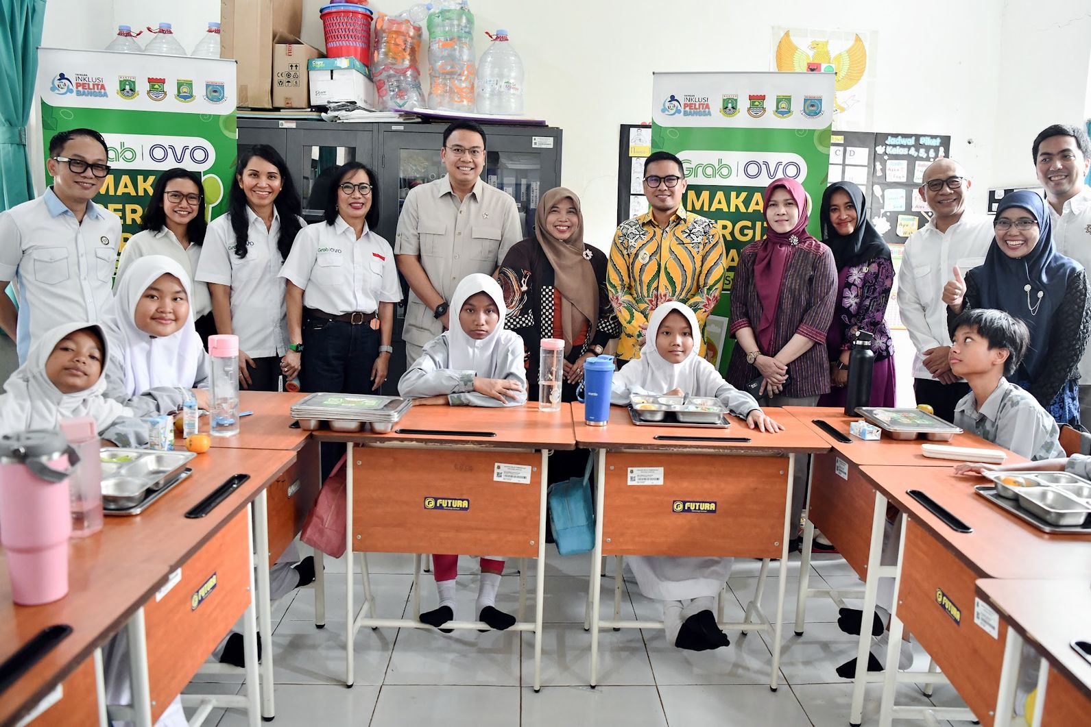 Sekolah Khusus Tangsel Pesan Menu Seminggu lewat Aplikasi, Wamenkomdigi Beri Apresiasi