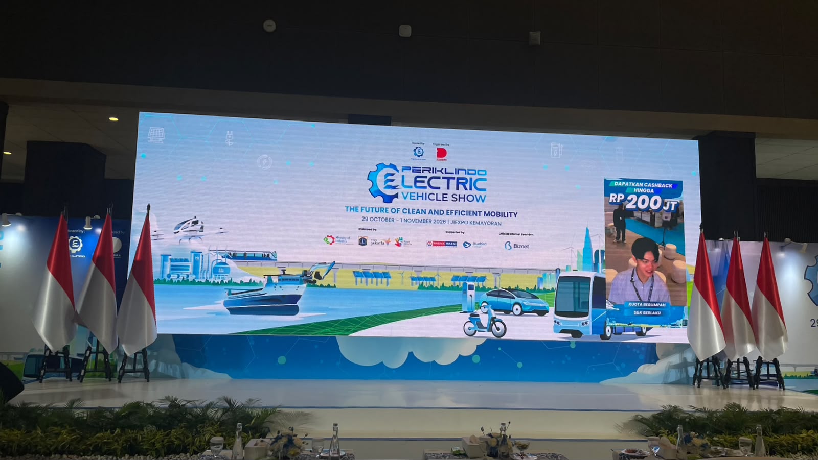 Trade-in Sampai Rp85 Juta dan Cashback Rp2,5 Juta Meriahkan Hari Pertama PEVS 2026