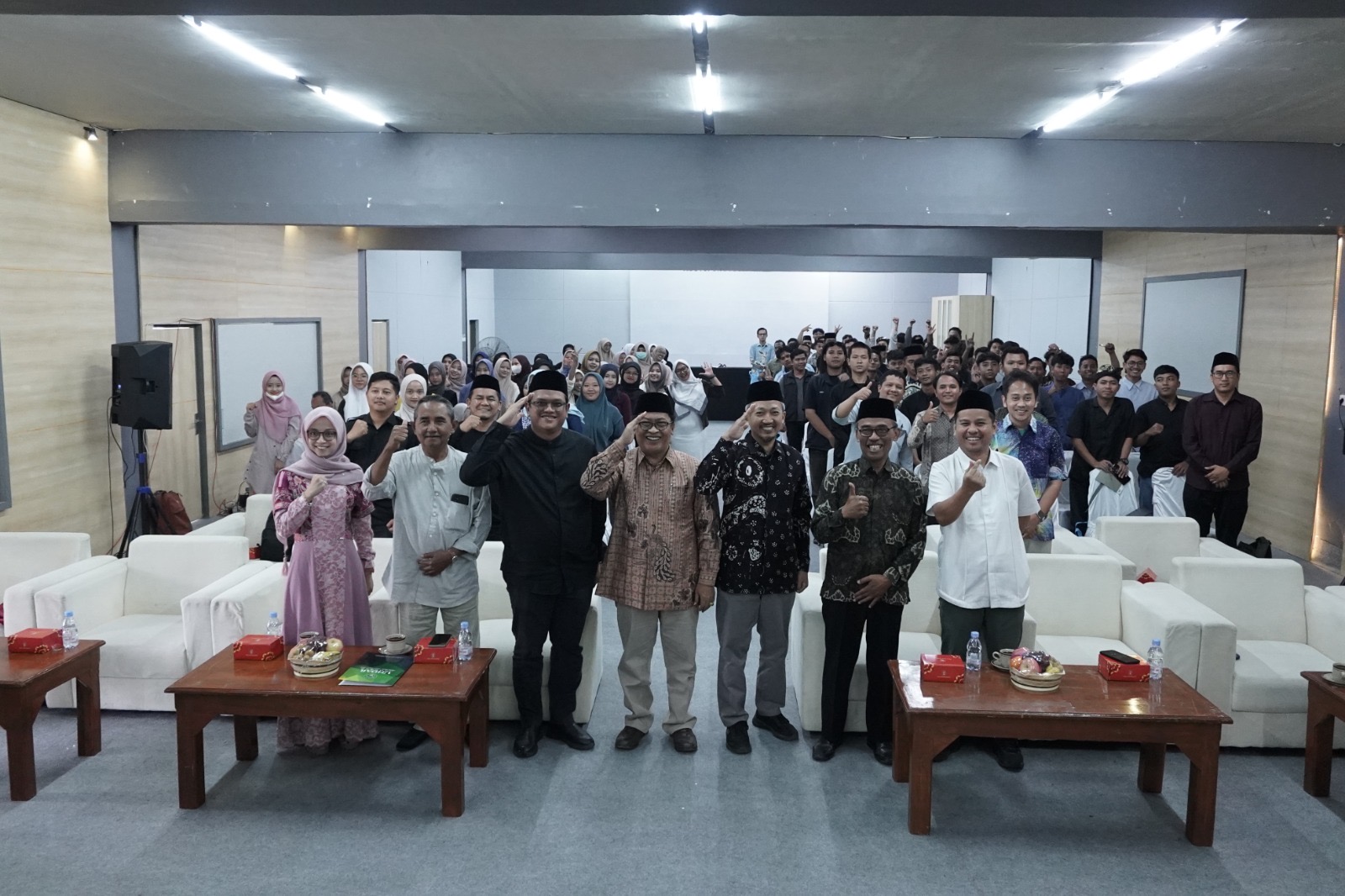 Digitalk: Literasi Digital dan Tantangan Dakwah Masa Kini