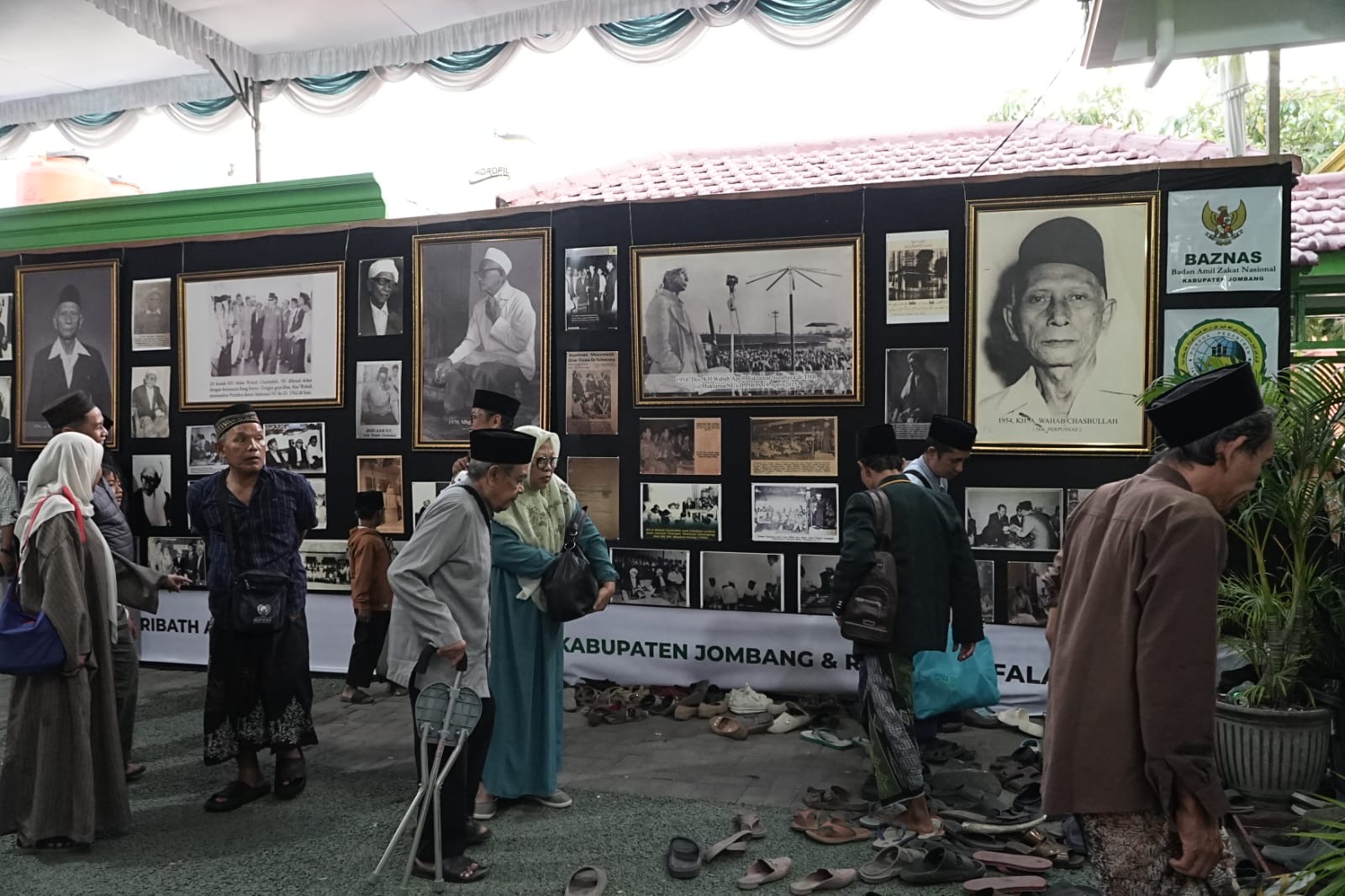 foto bersejarah K.H. Abdul Wahab Chasbullah