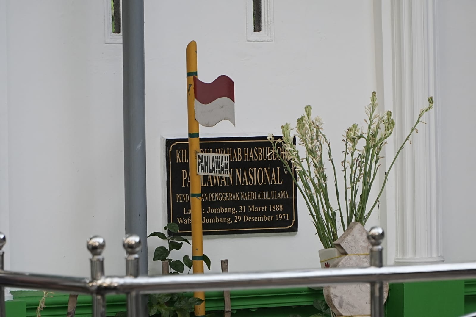 Antusiasme Muktamirin Ziarahi Makam Mbah Wahab, Mengenang Jejak Perjuangan Pendiri NU